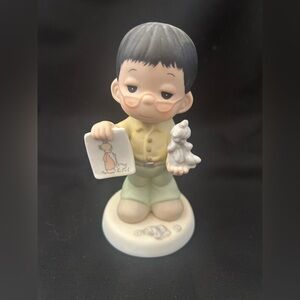 2000 Precious Moments